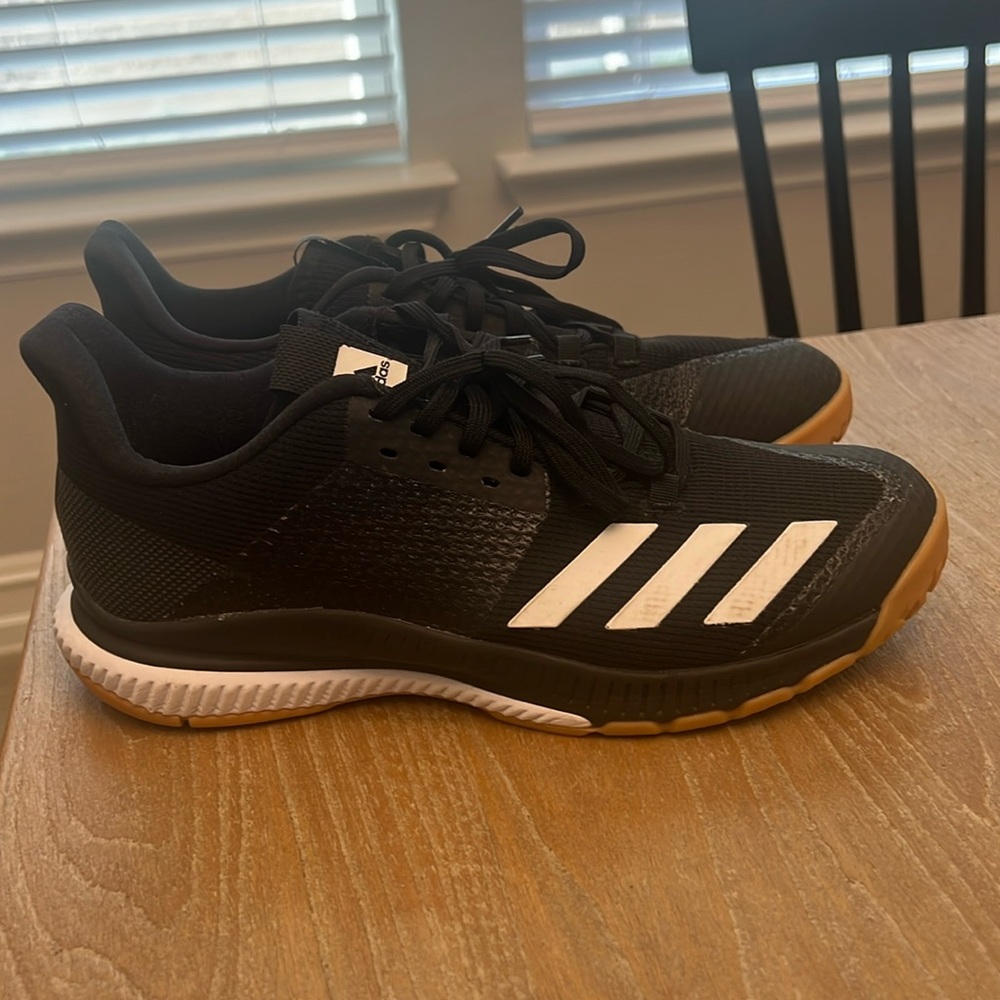 Women’s volleyball shoes